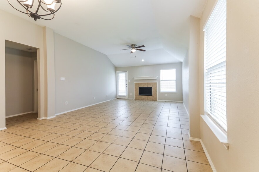 Building Photo - 129 Arbordale Way