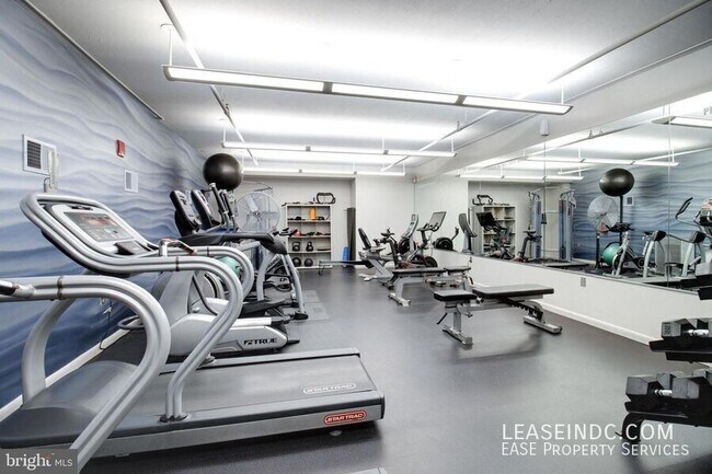Building Photo - 1300 N Street NW-#106