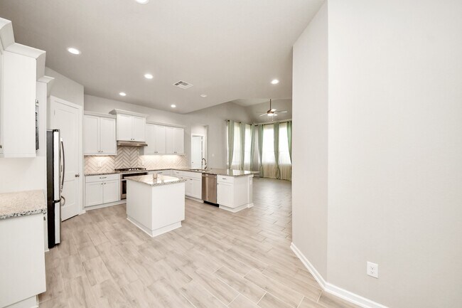 Building Photo - 24754 Levante Dr