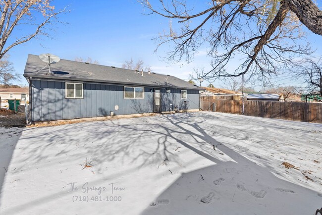 Building Photo - Beautifully UPDATED 4 Bed / 1 Bath Rancher...