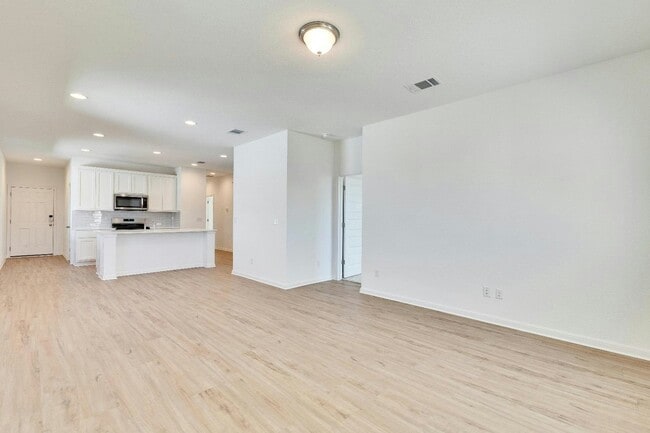 Building Photo - 6901 Smarty Jones Ln