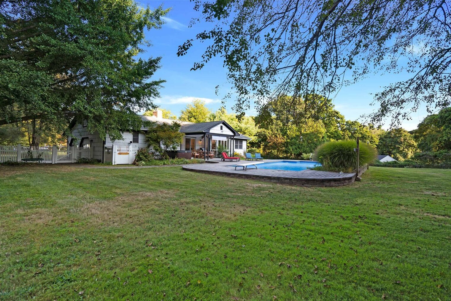 Building Photo - 450 Eastward Ct