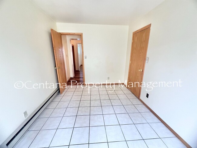 Building Photo - RARE FIND- Available 4 bedroom 1 1/2 bathr...
