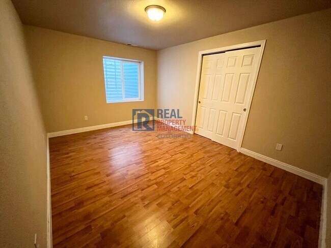 Building Photo - 10276 Deer Meadow Cir