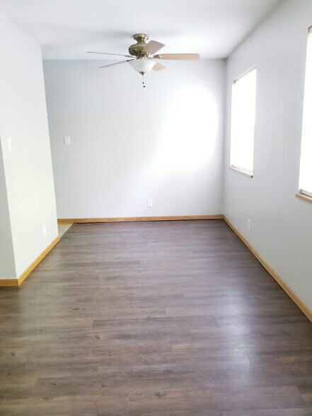 Building Photo - 1803 21st Ave Pl