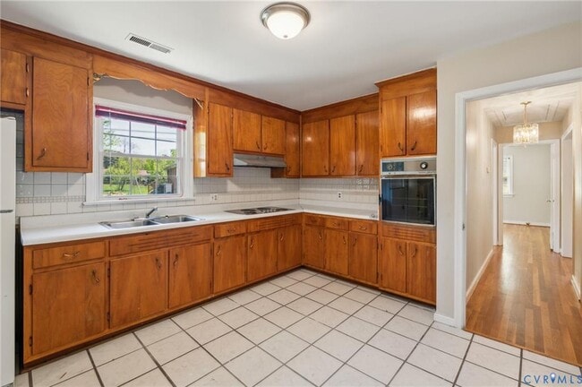 Building Photo - 3030 Dulwich Dr