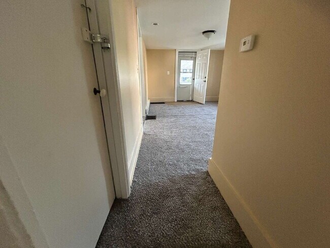 Building Photo - 2 Bedroom Apartment in Caledonia - Available Immediately