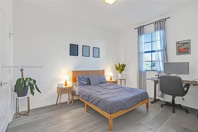 Building Photo - 650 NE 193rd Terrace