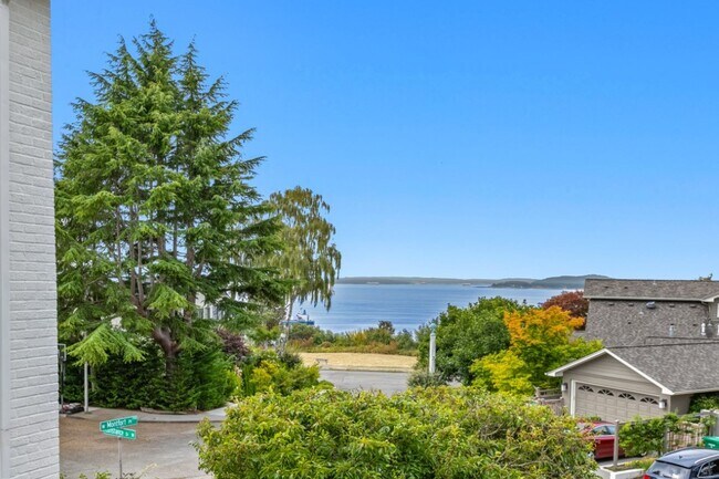 Building Photo - 4Bd/3Ba Seattle House