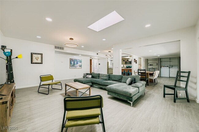 Building Photo - 555 Canosa Ave