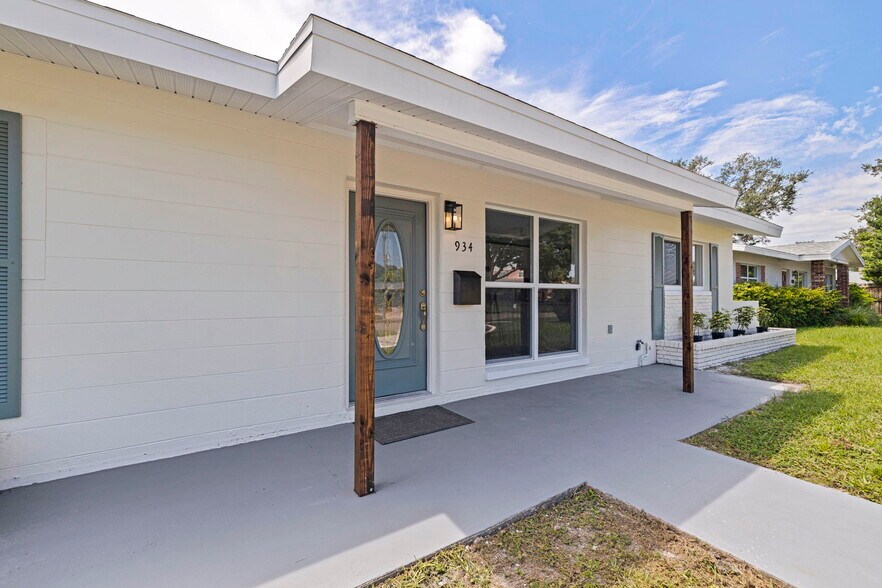 Building Photo - 934 41st Ave NE