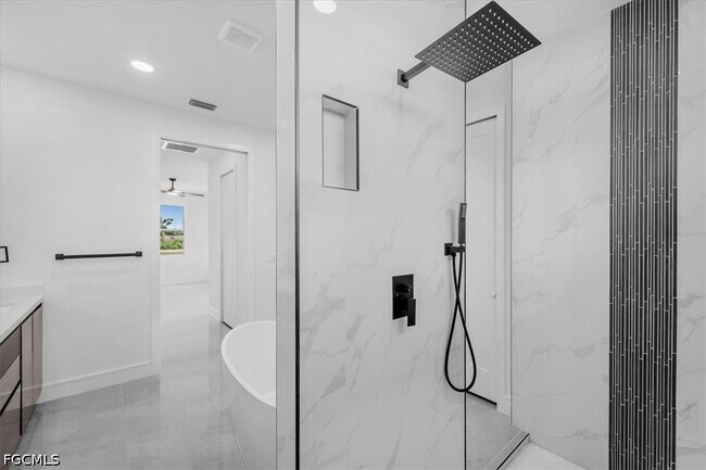 Building Photo - 3812 NW 38th St