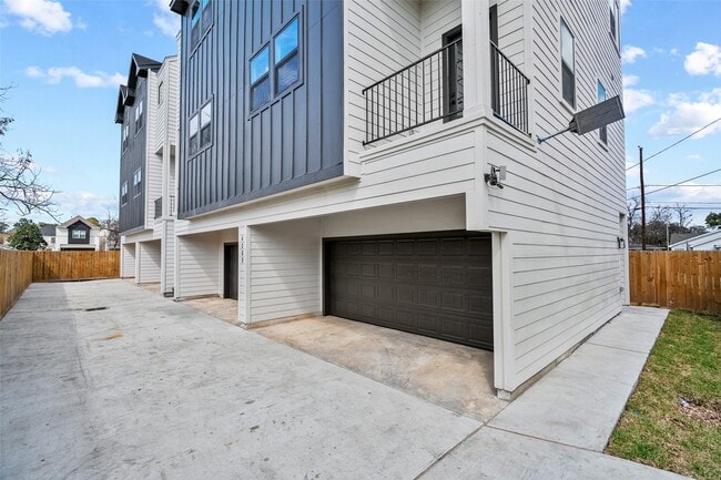 Building Photo - 4205 Allston St