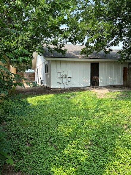 Building Photo - 5409 Purple Sage Dr