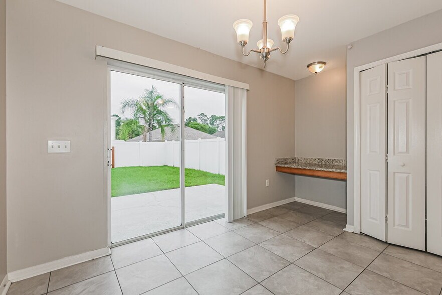 Building Photo - 30249 Birdhouse Dr