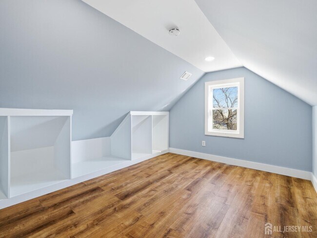 Building Photo - 14 John St