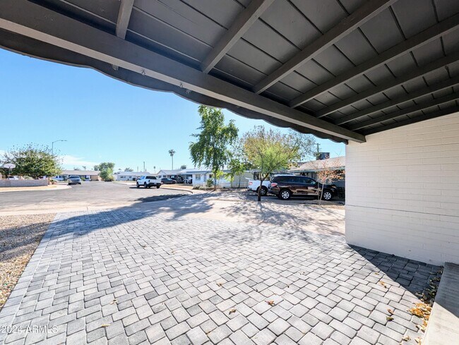 Building Photo - 121 N Flint Cir