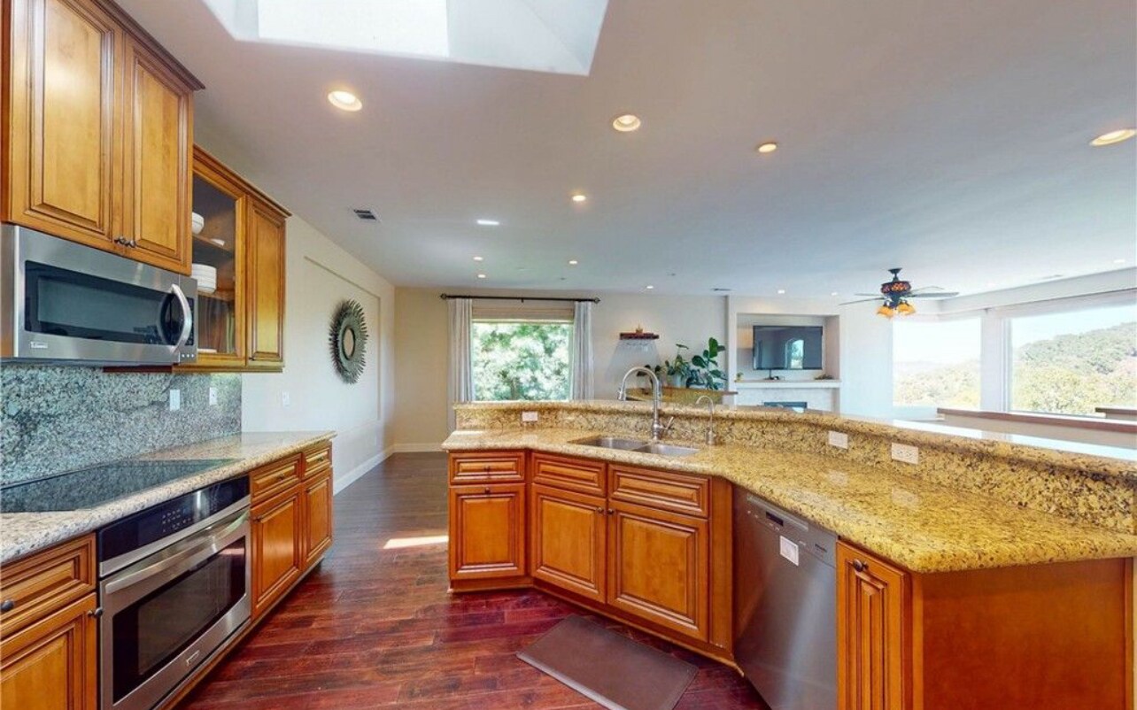 Building Photo - 5595 Tanbark Ct