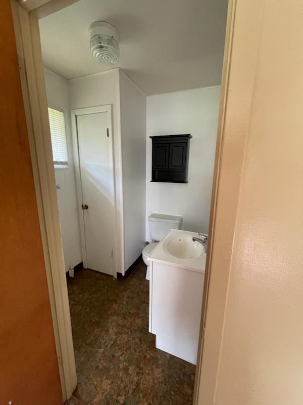 Building Photo - 403 S Vista Dr