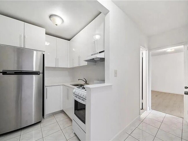 Building Photo - 1213 Avenue Z