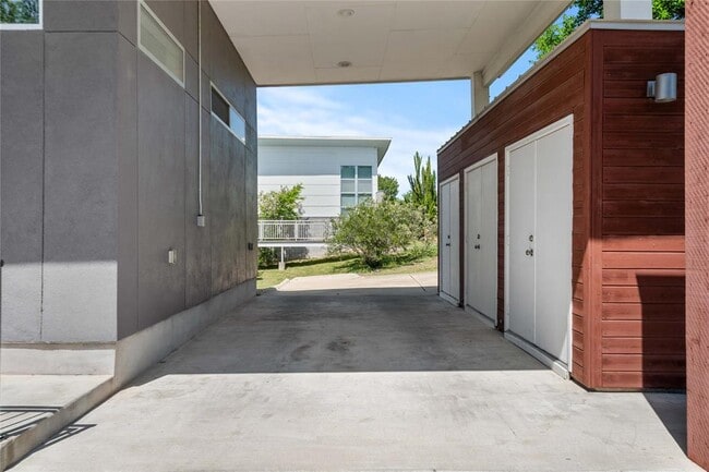 Building Photo - 5334 Sendero Hills Pkwy