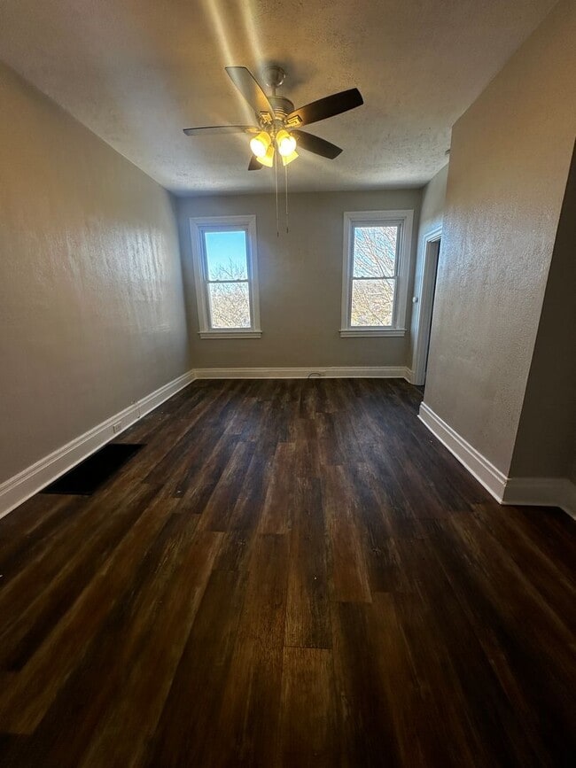 Building Photo - 1408 Methyl St