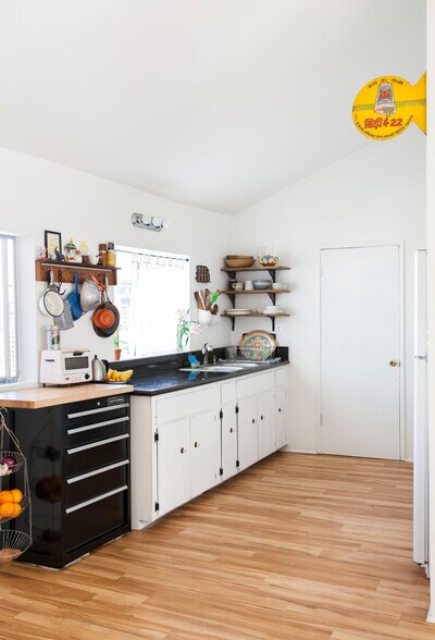 Building Photo - 319 W Anapamu St