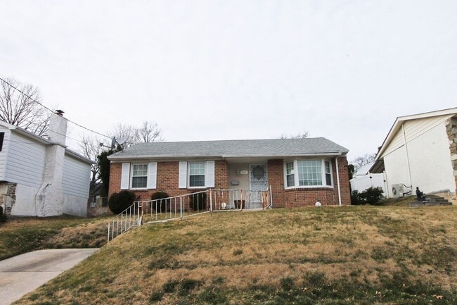 Building Photo - 617 Renz St