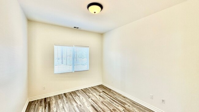 Building Photo - Great Single Story Home Minutes from Everything in Quiet cul-de-sac Street & Neighborhood Locatio...
