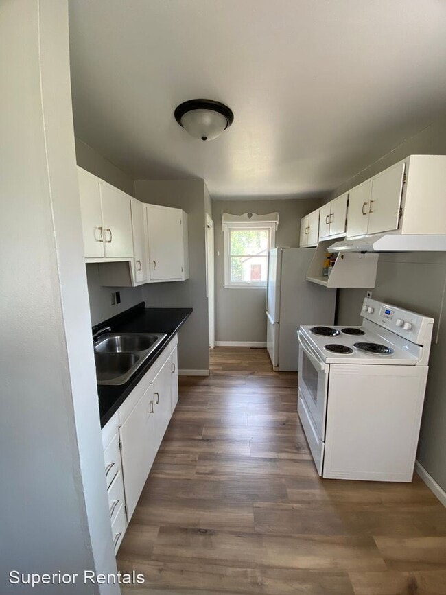 Building Photo - 3 br, 1 bath House - 1004 Oswego Street