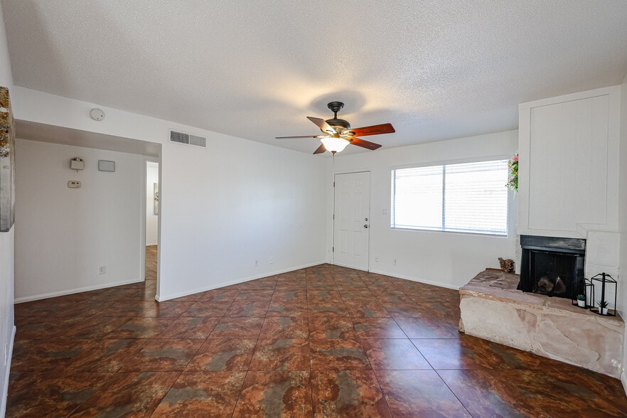 tile throughout - 3022 N 37th St