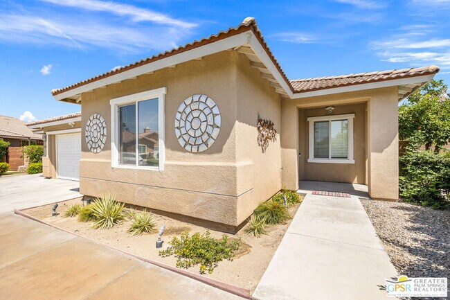 Building Photo - 78150 Calico Glen Dr