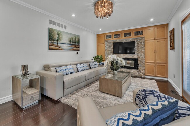 Building Photo - 5555 Patterson Dr
