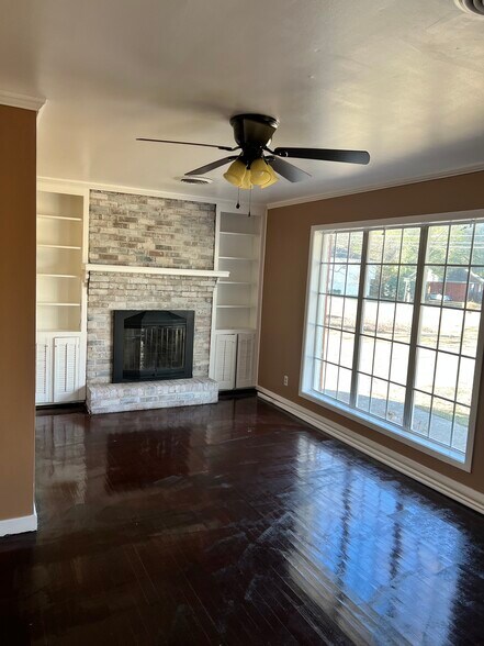 McCrary Living (1) - 508 N McCrary Rd