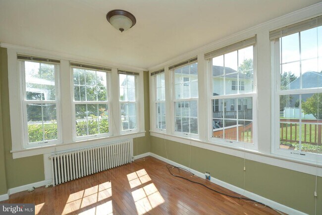 Building Photo - 8609 Oxon Hill Rd