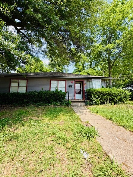 Building Photo - 1735 Green St