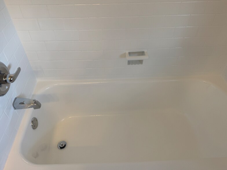 Building Photo - 24 N Bernice Ave