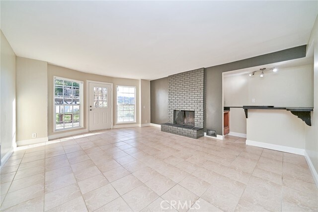 Building Photo - 44500 Los Caballos Rd