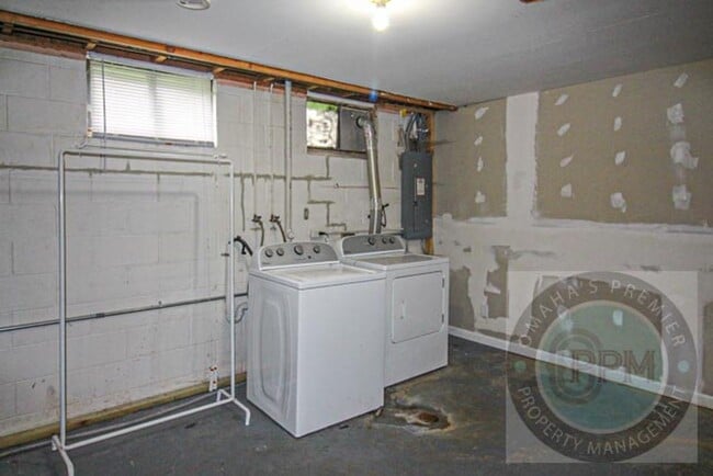 Building Photo - Spacious 4 Bedroom 2.5 Bath Family Home!