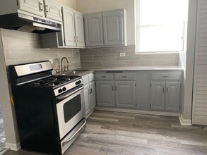 Building Photo - 7614 S Maryland Ave