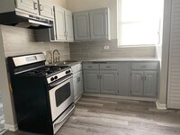 Building Photo - 7614 S Maryland Ave