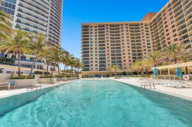 Building Photo - 2501 S Ocean Dr