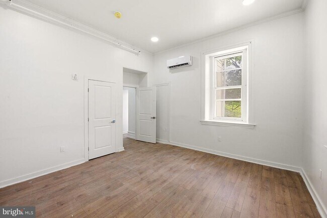 Building Photo - 6012 Ridge Ave