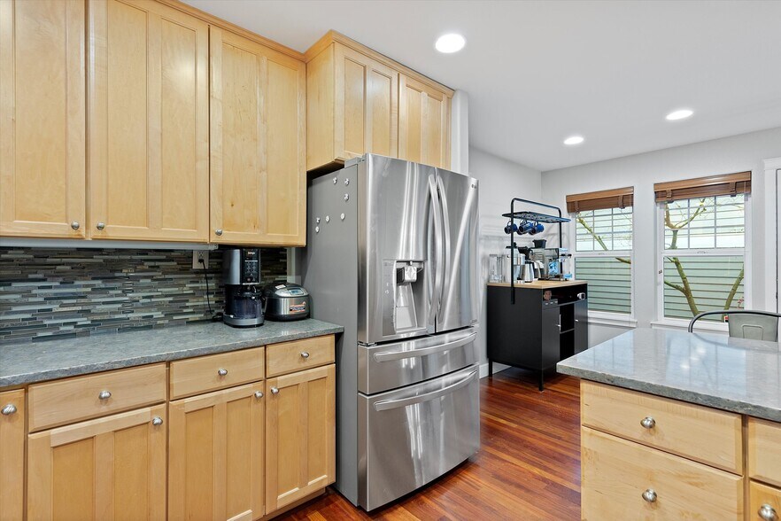 Building Photo - 9826 NW Justus Ln
