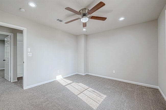 Building Photo - 3102 Glenn Lakes Ln
