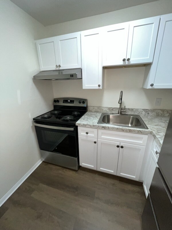 Building Photo - Central Street Apartments