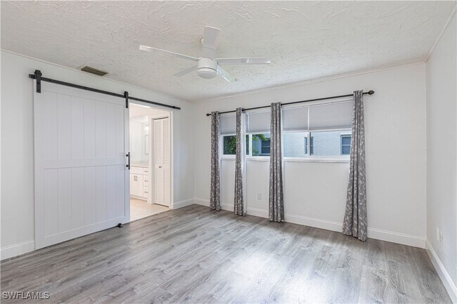 Building Photo - 297 Bay Meadows Dr