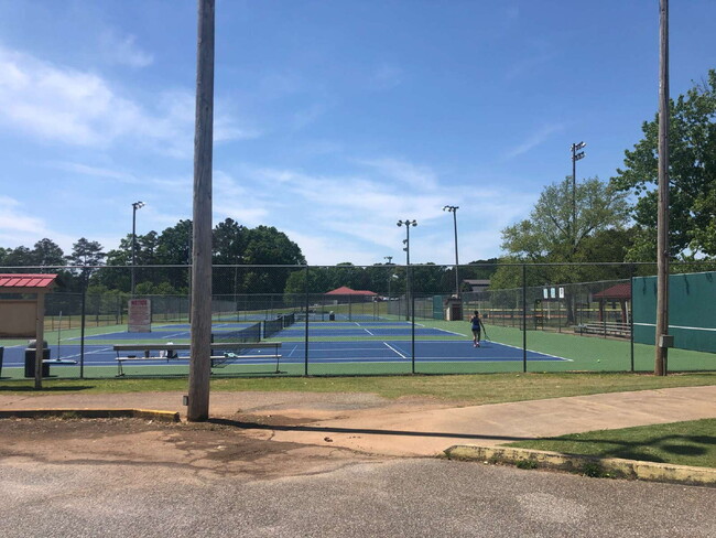 Building Photo - Corner Lot in Cartersville