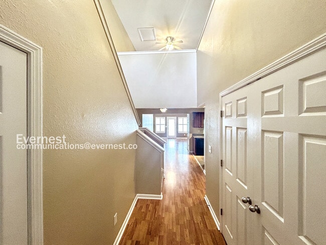 Building Photo - 102 Antler Ridge Cir