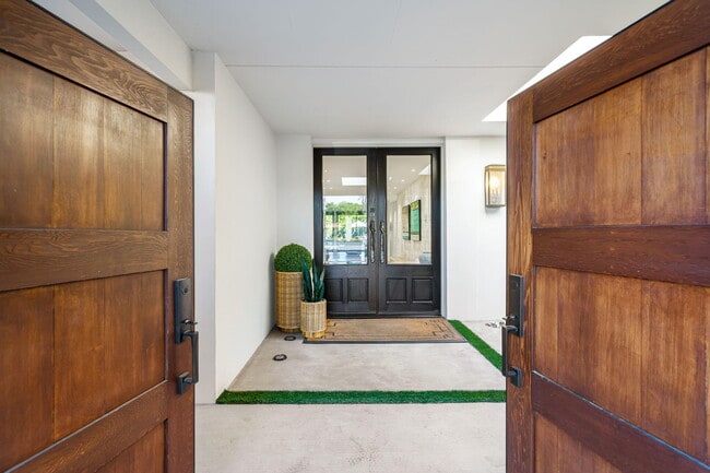 Building Photo - 6 Exeter Ct